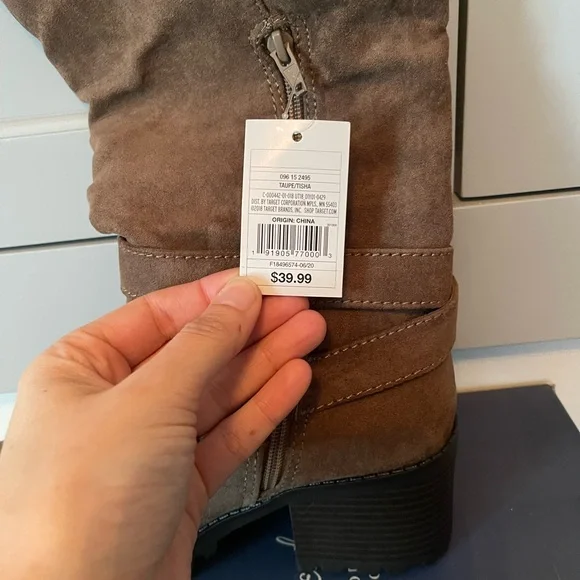 Universal thread Womens boots size 9 - Picture 3 of 5